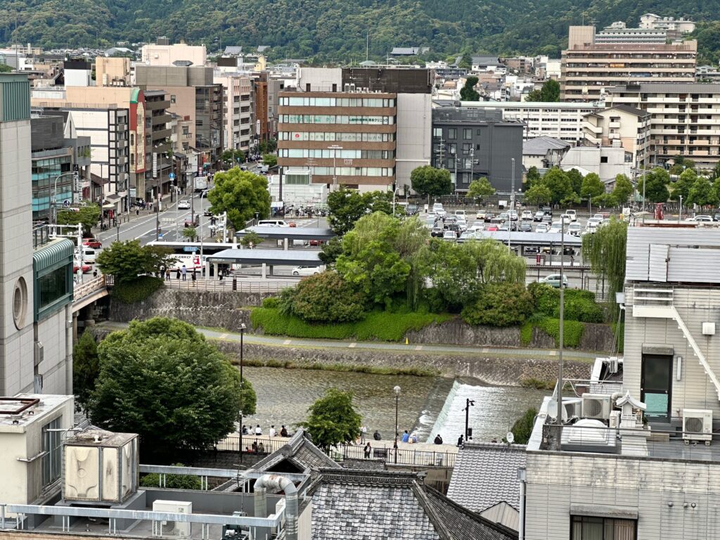 ホテルアル京都から見た鴨川