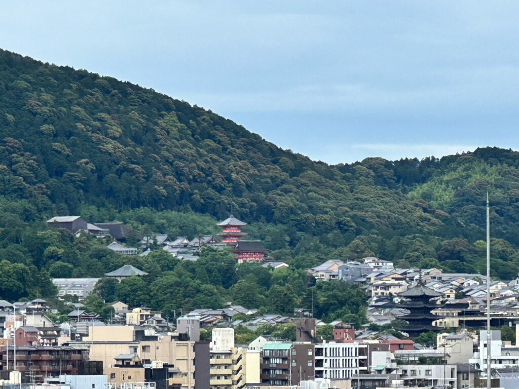 ホテルアル京都から見た清水寺